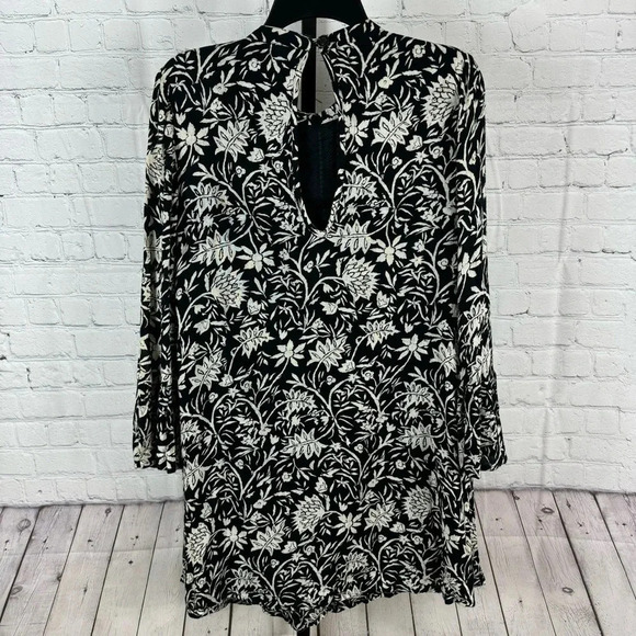 Volcom Salty Free Dress Black White Floral Size Small - Picture 7 of 10